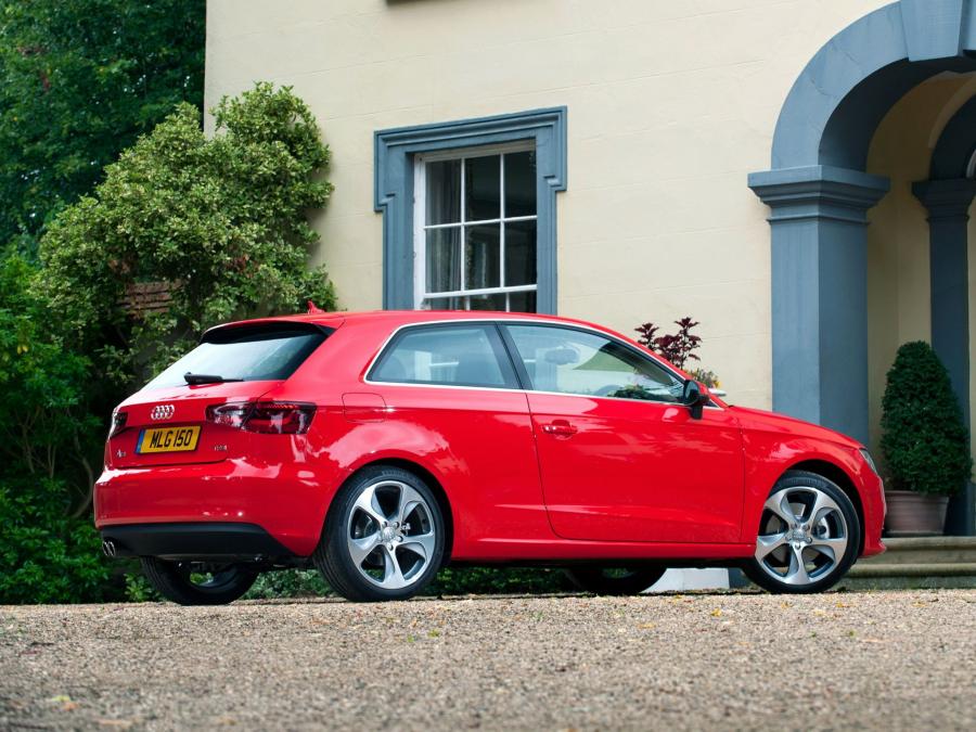  Audi A3 1.8T (8V) 2012 года  (UK) (фото 12 из 30)